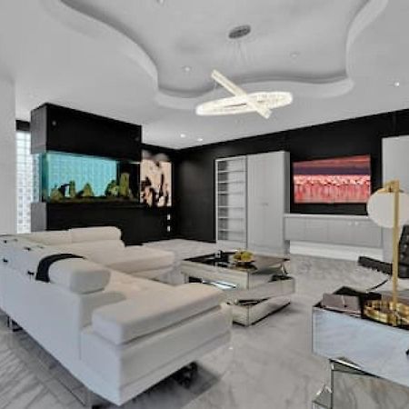 Lovely 4Bd House W Pool, Hot Tub And Free Parking Houston Bagian luar foto