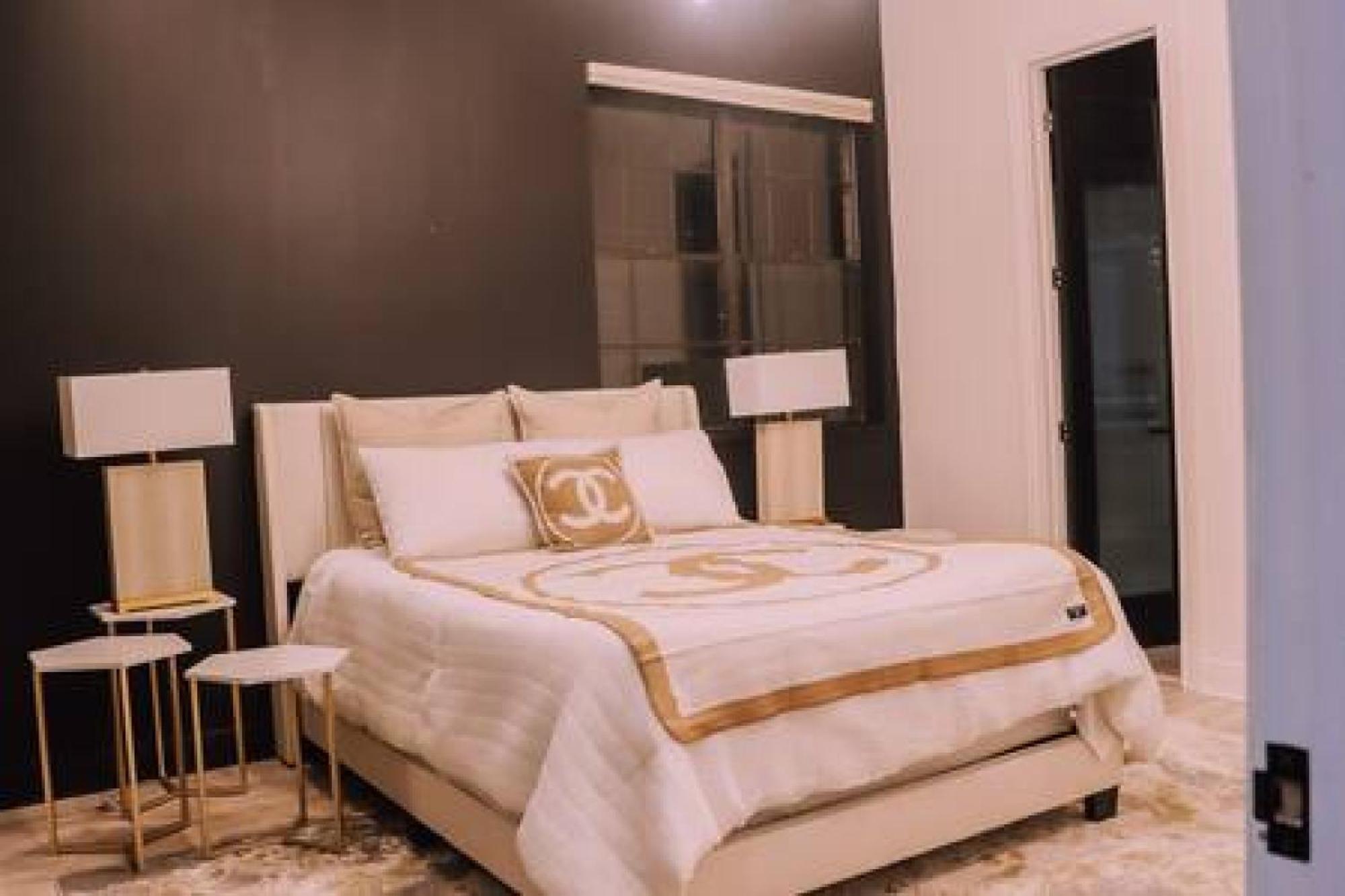 Lovely 4Bd House W Pool, Hot Tub And Free Parking Houston Bagian luar foto